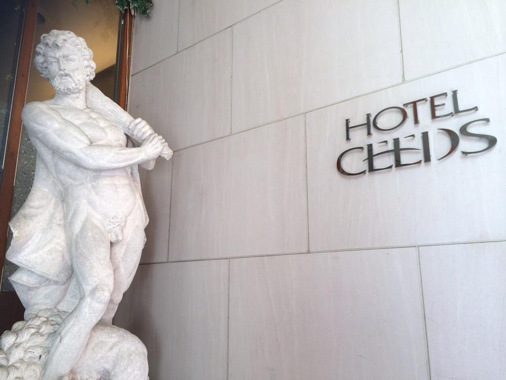Отель Ceeds (Adults Only) Осака Экстерьер фото